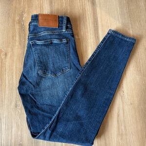 LUCKY BRAND JEANS
LOW RISE SKINNY LOLITA 
WOMEN’S SIZE 6/28